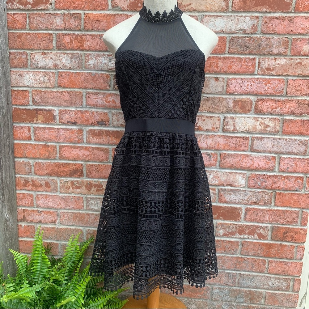 Elegant Black Lace Halter Dress